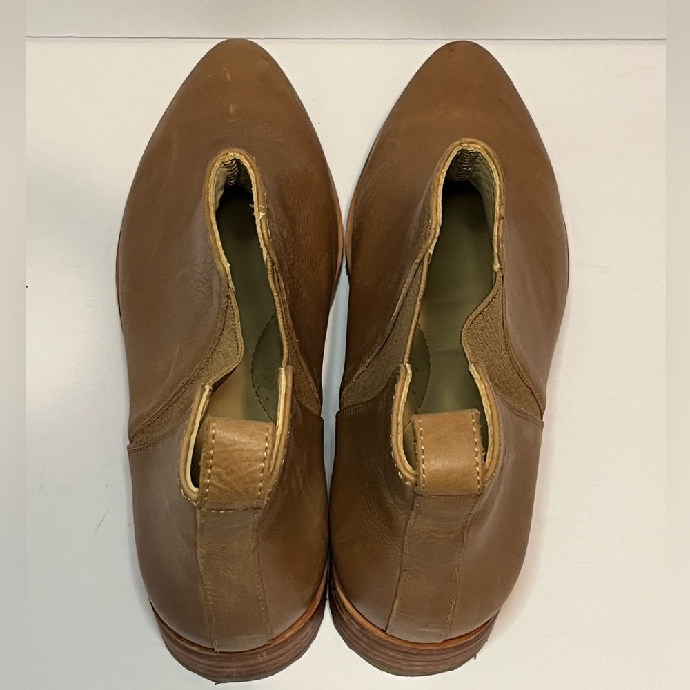 Nisolo Tan Leather Chelsea Ankle Boots - Picture 12 of 16